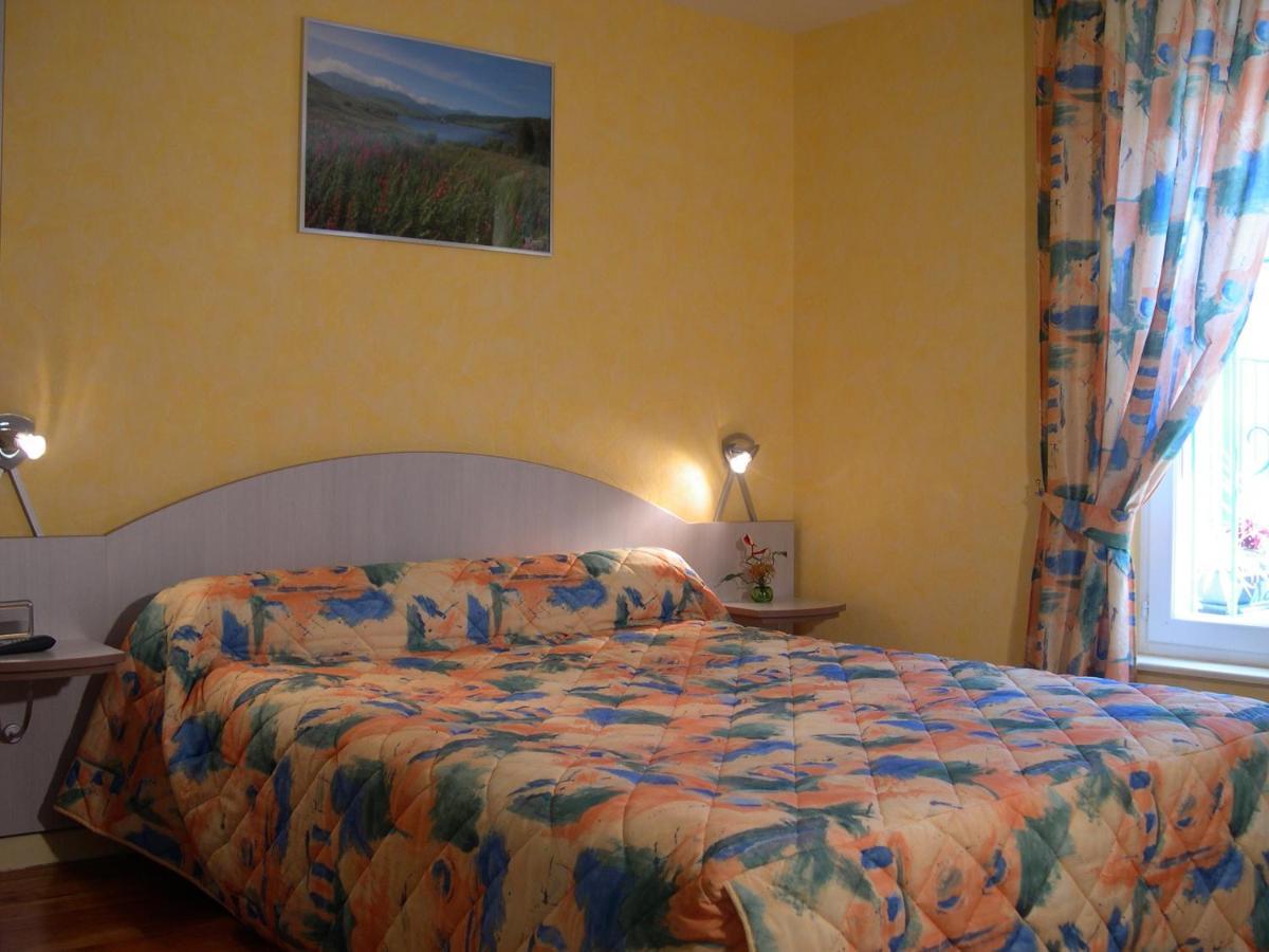 L'Ostalou Hotel อีซัวร์ ภายนอก รูปภาพ