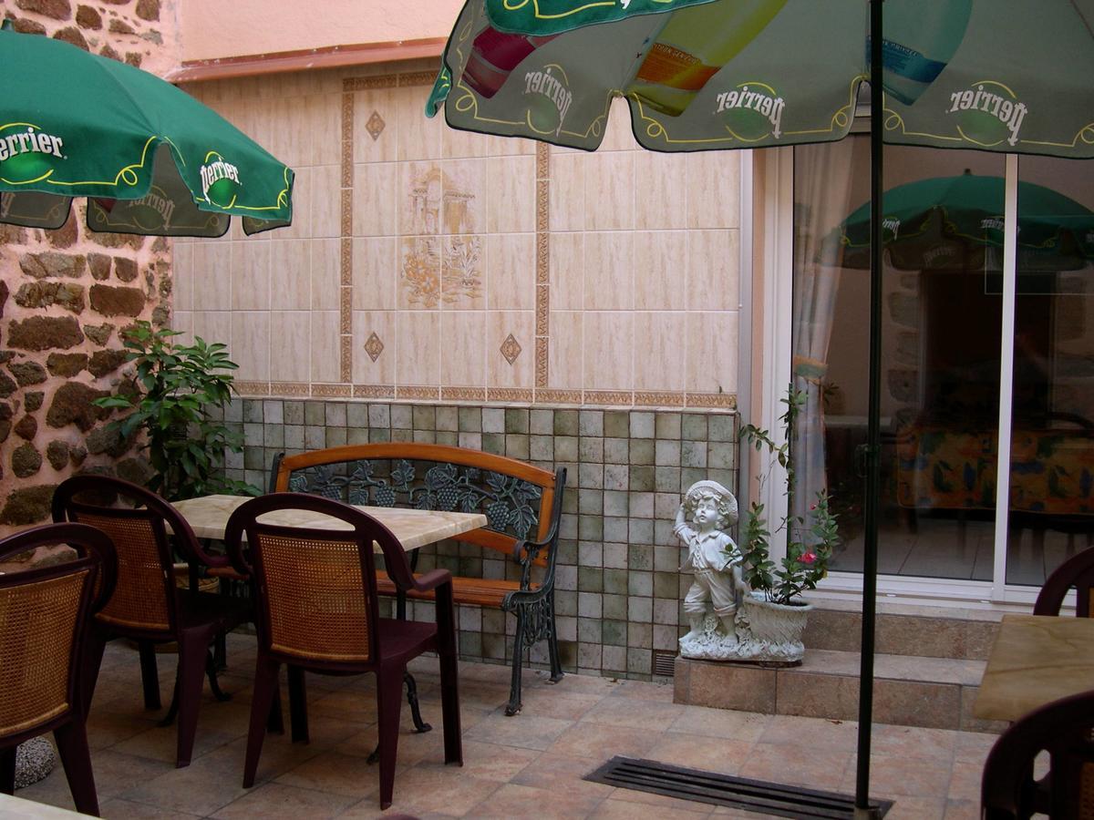 L'Ostalou Hotel อีซัวร์ ภายนอก รูปภาพ