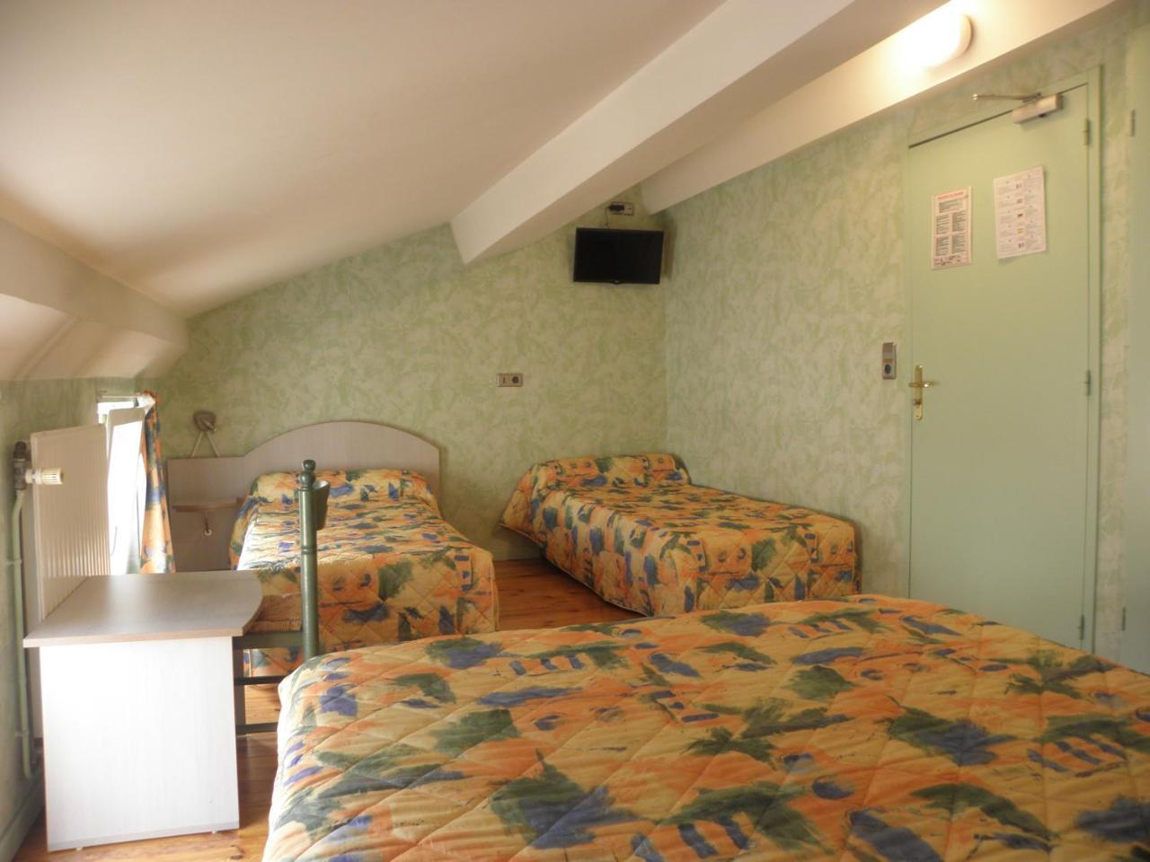 L'Ostalou Hotel อีซัวร์ ภายนอก รูปภาพ